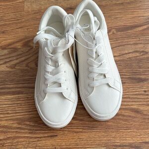 a new day White Low-Top Lace-Up Sneakers